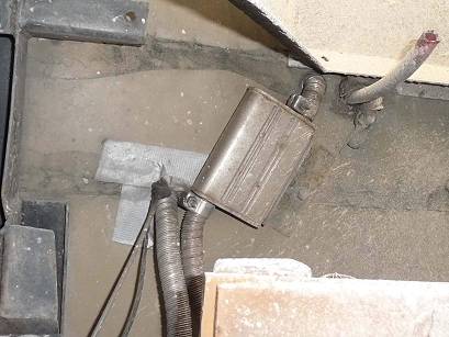 Khlluft-Ansaugrohr, Auspuff-Schalldmpfer, Entwsserungsschlauch