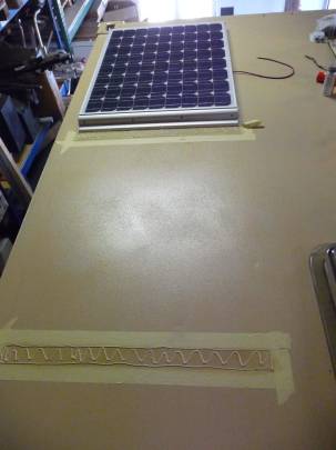 Das vorbereitete Solarpanel wird aufgesetzt