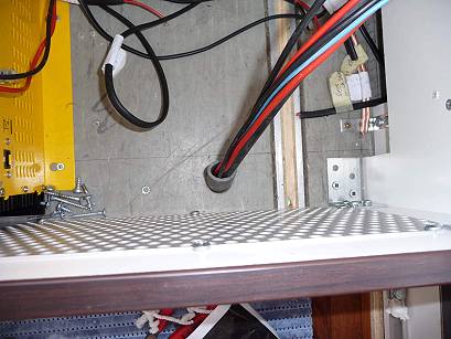 Kabel im Waschmaschinenschlauch gebndelt ...