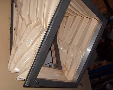 Faltenbalg bei gekipptem Fahrerhaus ...