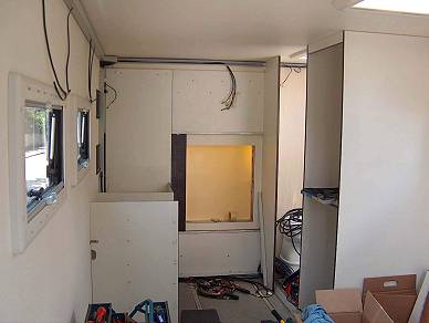 Zweite Bad-Wand steht ...