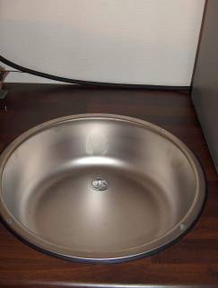 Arbeitsplatte (Baumarkt) ist ausgesgt und Sple eingebaut ...