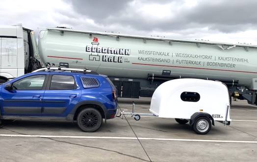 Unterwegs mit der niedlichen neuen Schlafgelegenheit ...