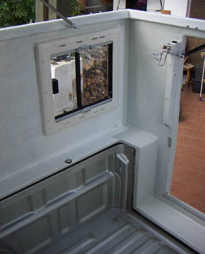 ... aufgesetzt auf den Bordwnden ...