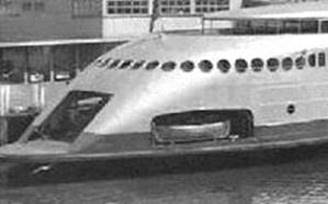 ... und Rettungsboote auf Hhe des Autodecks ...