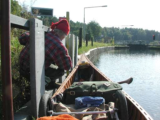 9 Uhr: Nichts wie weg ...