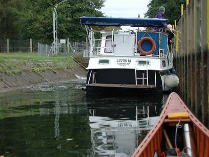 Wir warten noch auf ein Motorboot ...