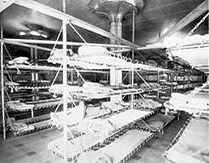 Aufbau von Notfall-Krankenlagern ...