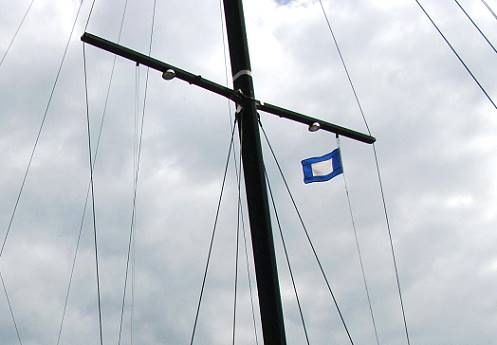 Signalflagge `P´gehisst: Es kann losgehen! Signalflagge `P´gehisst: Es kann losgehen!