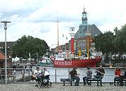 Emden, Am Ratsdelft: Hafen-Wanderung oder Fußgängerzonen-Besuch zu empfehlen ... Emden, Am Ratsdelft: Hafen-Wanderung oder Fußgängerzonen-Besuch zu empfehlen ...