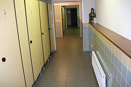 Sanitäre Anlagen unter der Wasseroberfläche ... Sanitäre Anlagen unter der Wasseroberfläche ...