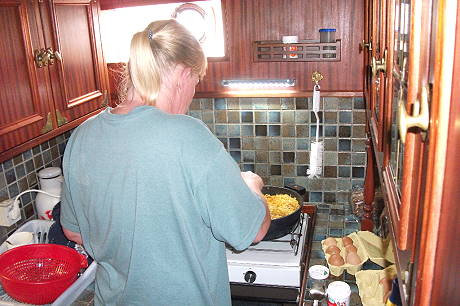 Auf allgemeinen Wunsch: Simone und gebratene Spaghetti ...