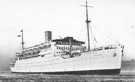 RMS STRATHAIRD und Schwesterschiff: Nur noch ein Schornstein nach Umbau ...