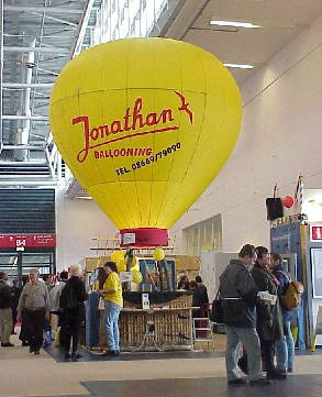 Alte Bekannte von Zellerreit 00: Jonathan Ballooning in Halle B5