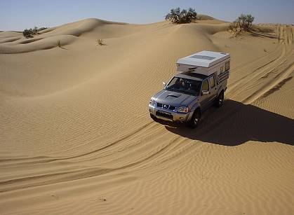 Sorgfltig werden Fahrspuren vorbereitet ...