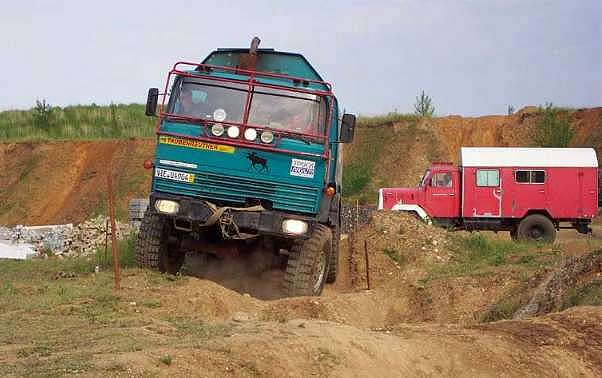 Schweres Gert im Gelnde ...
