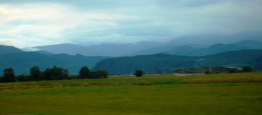 Wechsel aus unberhrter Natur und alt-ehrwrdigen Drfern