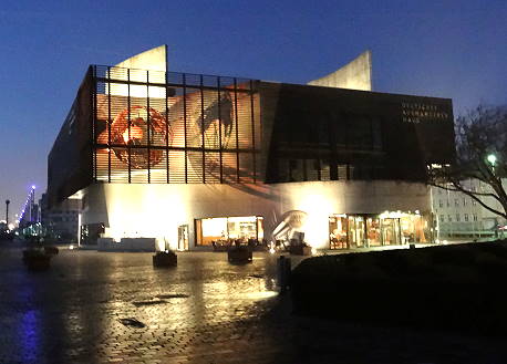 Rckweg: Vorbei am Deutschen Auswanderer Haus ...