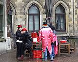 Regnerisch-nrrisches Treiben ...