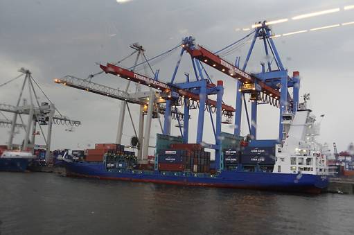 Wetterverschlechterung: Ankunft in Hamburg ...