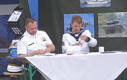 Bundesmarine im Einsatz: Wir. Dienen. Deutschland.