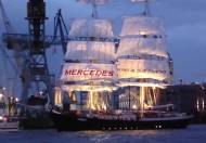 Werbung nicht verboten: Segeln mit Beleuchtung ...