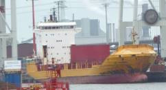 Und gegenber die LAS PALMAS: Frachtschiffreise gefllig ..?