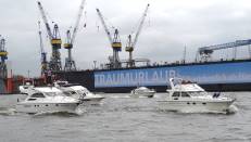 Diverse Showfahrten sind angesagt: Motorboot-Parade ...