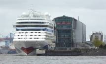 Die AIDAsol noch vor Ort: Auslaufen erst fr 18:00 Uhr geplant ...