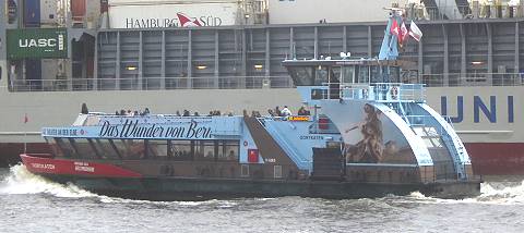 Unterwegs mit der beliebten Hafenfhre ...