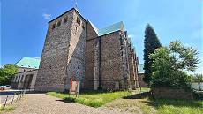 Kirche oder Wehrburg? Kirche oder Wehrburg?