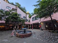 ... mit Springbrunnen ... ... mit Springbrunnen ...