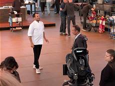 Henssler macht sich warm für seinen Einsatz ... Henssler macht sich warm für seinen Einsatz ...