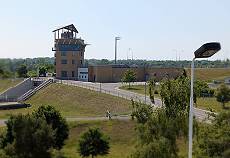 Blick auf den Kontrollturm der Nachbarschleuse Rothensee Blick auf den Kontrollturm der Nachbarschleuse Rothensee