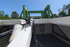 Nur der Steuermann ist noch oben ohne ... Nur der Steuermann ist noch oben ohne ...