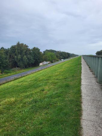 Deicherh�hung durch st�hlerne Spundwand