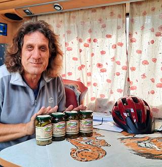 Glücklicher Gurkentester ... Glücklicher Gurkentester ...