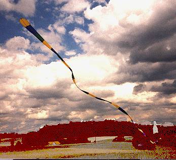 30 Meter Schlange am Himmel