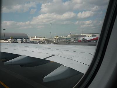 Dubai Airport, wo dir die Rolex die Stunde schlgt ...