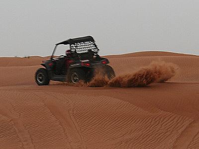 Erst durch den Sand, dann durch die Luft ...