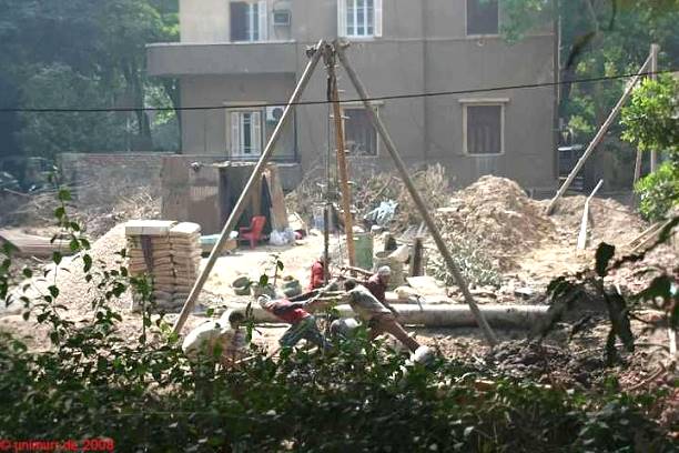 Dreibein als Bohrturm ... Dreibein als Bohrturm ...