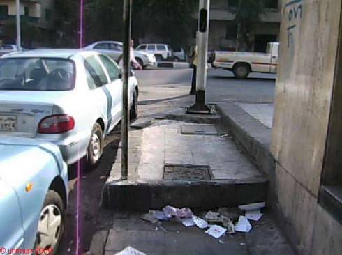 Gefhrlich fr Fugnger: Gehsteige nur fr Aufmerksame ...