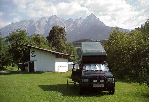 Camp an der Salzach mit Blick auf das Tennengebirge ...