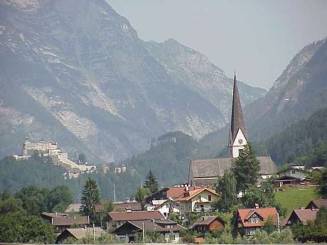 Unterwegs nach Pfarrwerfen ...