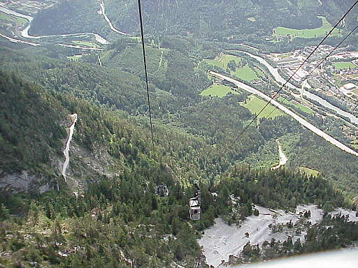 500 m hoch zur Bergstation ...