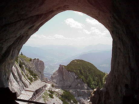 Warten auf die Fhrung - der Ausblick ist lohnend!