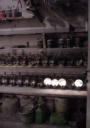 Karbidlampen weisen den Weg ...