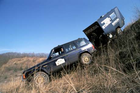 Mit dem Cherokee bergab ...