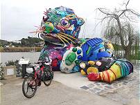 Spanien: Kunst aus Müll ...