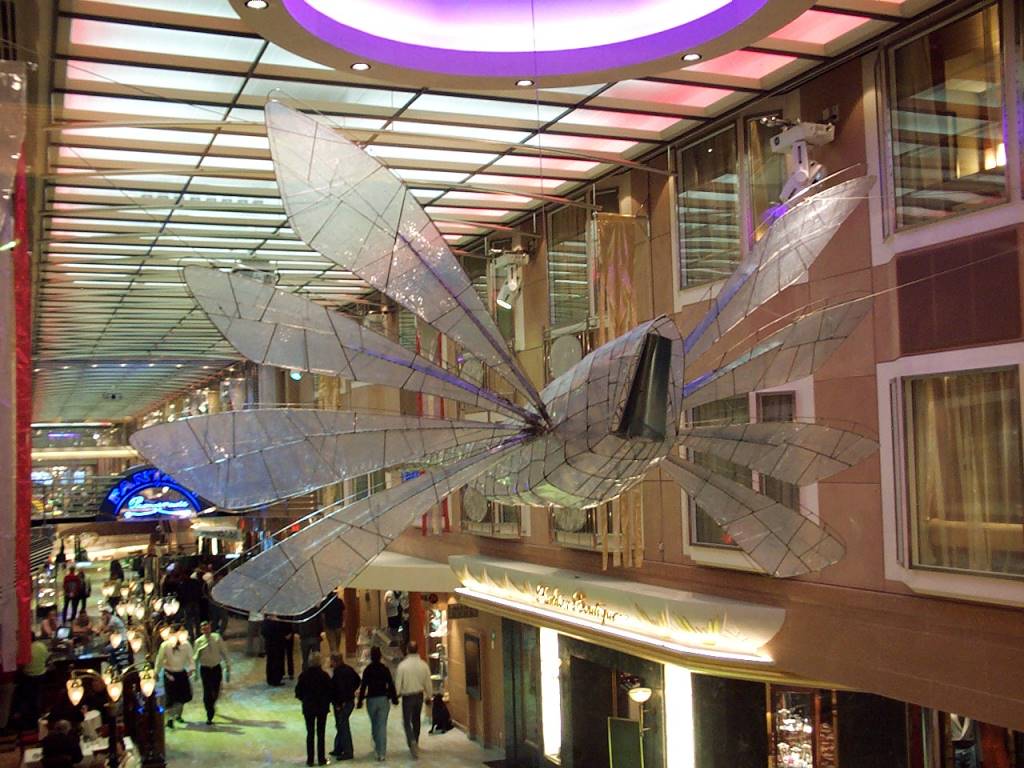 Blick auf Promenadendeck 7 ...